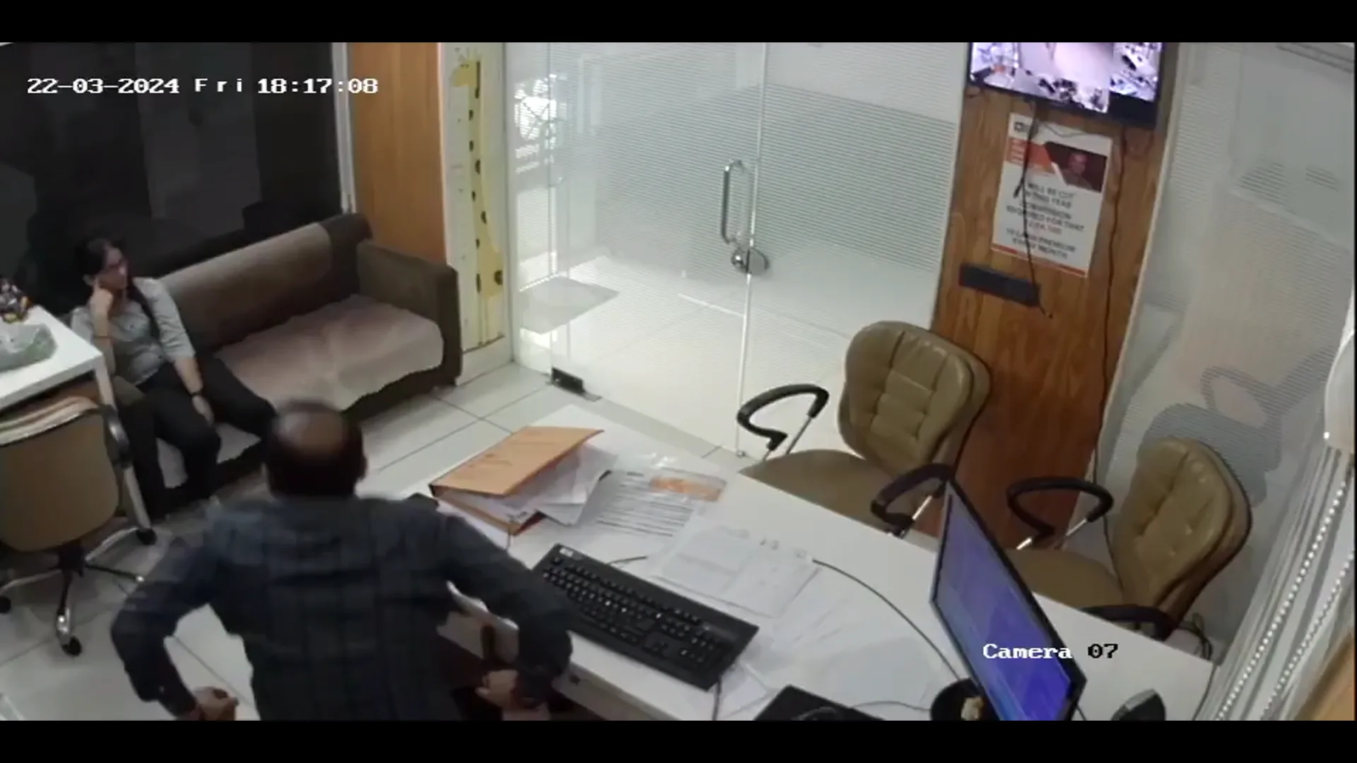 syarat kalo mau di terima kerja harus main dulu