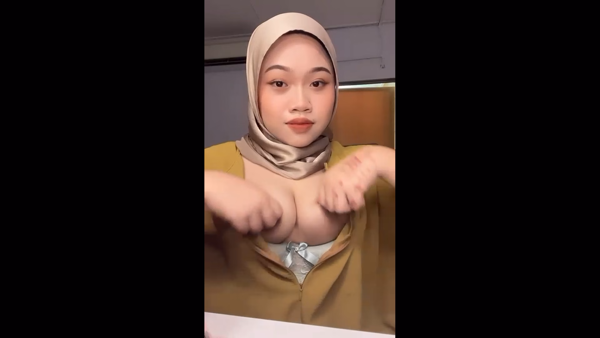 ukhty cantik mau dikirim pacar malah kesebar