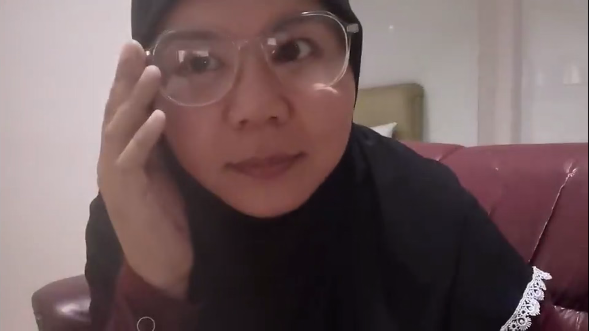 Malay Tudung Chubby Kaca Mata