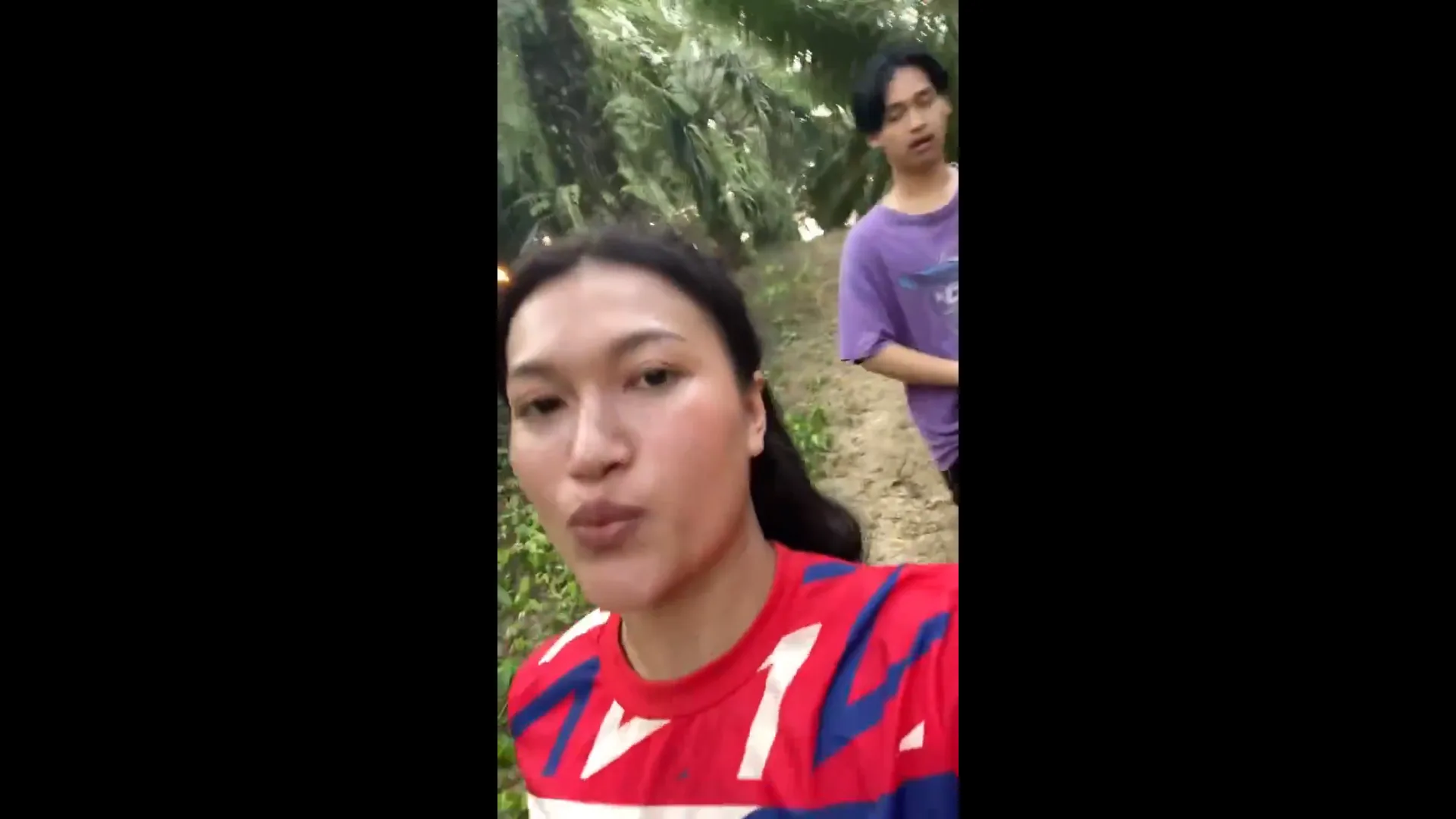 Ibu Tiri Vs Anak Tiri Di Kebun Sawit Viral