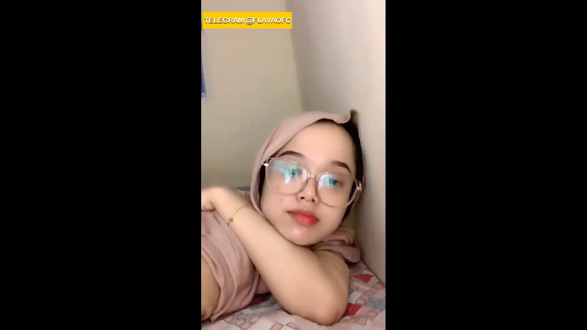 Bby Ica Hijabers Tobrut Kaca Mata