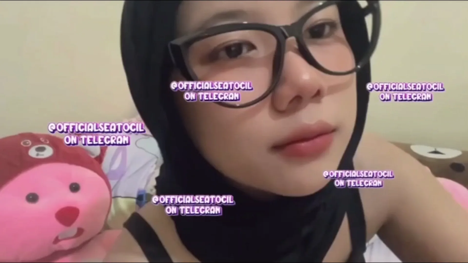 Ukhti Jilbab Kaca Mata Cantik Toket Gede